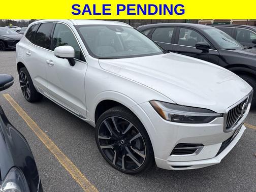Crystal White Metallic 2021 Volvo XC60 Recharge Plug-In Hybrid T8 Inscription Expression