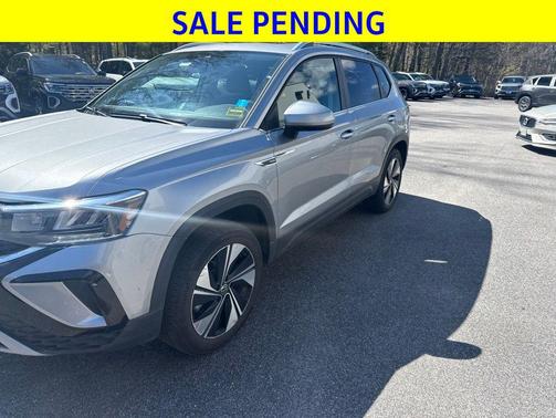 Silver Metallic 2024 Volkswagen Taos 1.5T SE