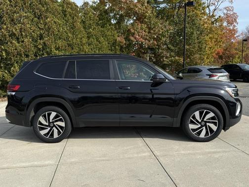 2024 Volkswagen Atlas 2.0T SE w/Technology 4MOTION