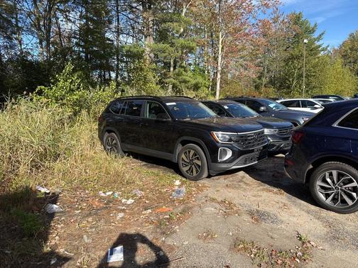 2024 Volkswagen Atlas 2.0T SE w/Technology 4MOTION