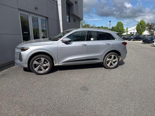 Florett Silver Metallic 2025 Audi Q5 Premium Plus TFSI quattro S tronic