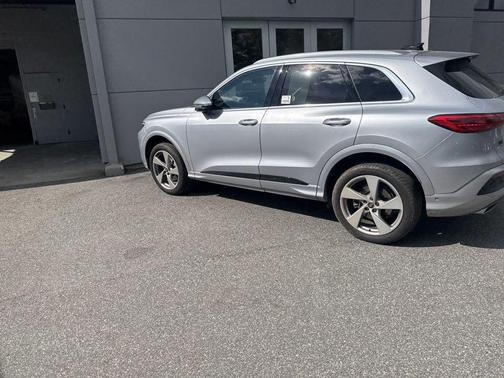 Florett Silver Metallic 2025 Audi Q5 Premium Plus TFSI quattro S tronic