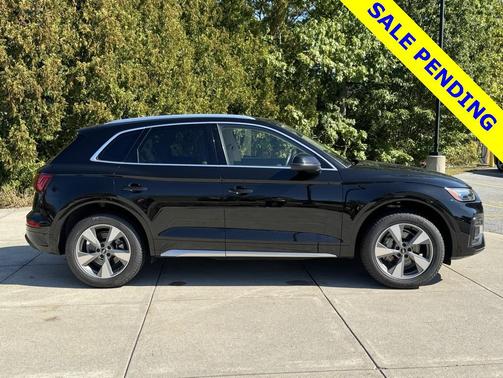 2022 Audi Q5 40 Premium Plus