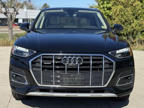 2022 Audi Q5 40 Premium Plus