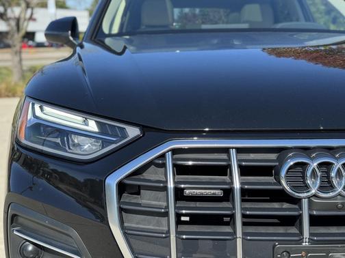 2022 Audi Q5 40 Premium Plus
