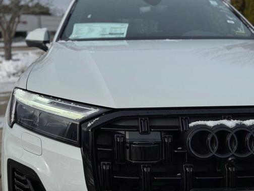 2026 Audi Q7 45 Premium