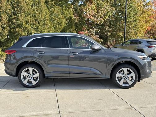 2025 Audi Q5 Premium Plus TFSI quattro S tronic