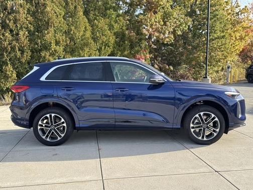 2025 Audi Q5 Premium Plus TFSI quattro S tronic