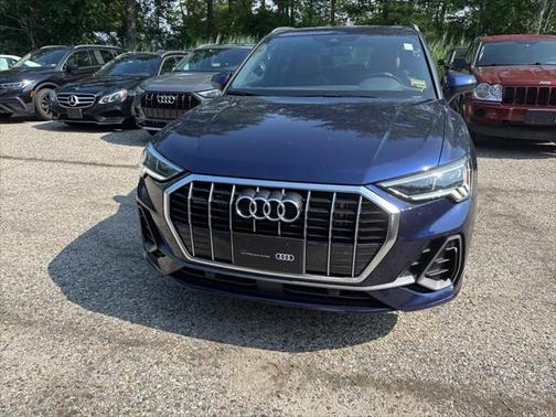 2025 Audi Q3 Premium 45 TFSI S line quattro Tiptronic