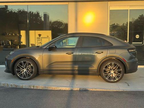 2024 Porsche Macan 4