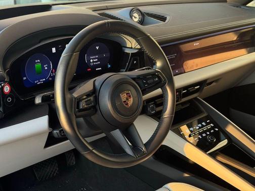 2024 Porsche Macan 4