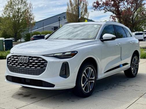 2025 Audi Q5 Premium
