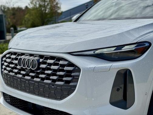 2025 Audi Q5 Premium