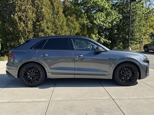 2026 Audi SQ8 4.0T Premium Plus