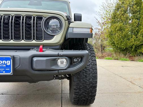 41 2025 Jeep Wrangler Rubicon