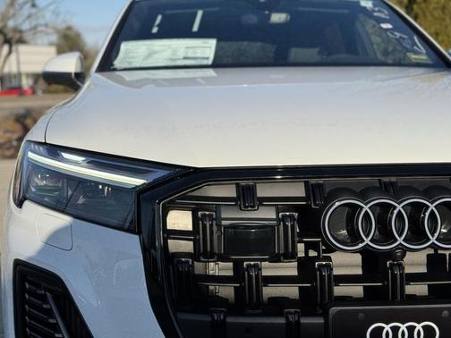 2026 Audi Q7 55 Premium Plus