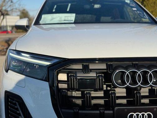 2026 Audi Q7 55 Premium Plus