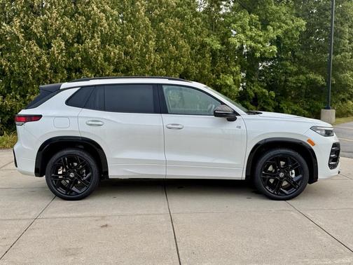2025 Volkswagen Tiguan 2.0T SE R-Line Black 4MOTION