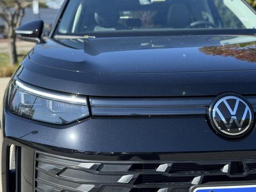 2025 Volkswagen Tiguan 2.0T SE 4MOTION