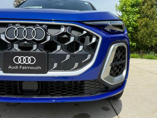 Ultra Blue Metallic 2026 Audi SQ5 3.0T Premium Plus