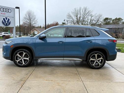 Monterey Blue Pearl 2026 Volkswagen Tiguan 2.0T SE 4MOTION