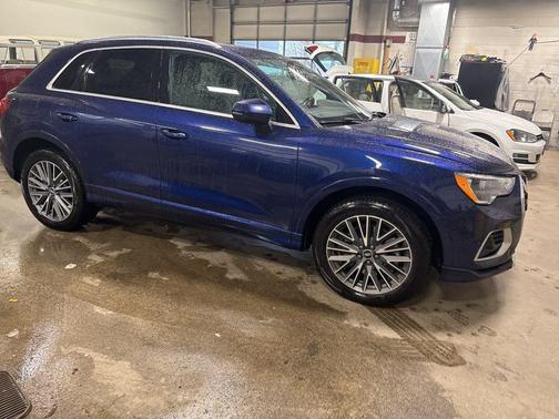 Blue Metallic 2022 Audi Q3 40 Premium