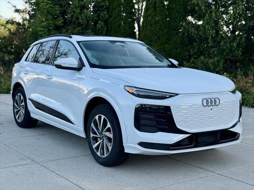 2025 Audi Q6 e-tron Premium Plus quattro