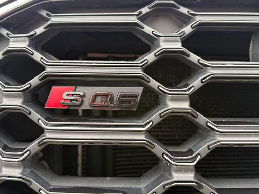 Mythos Black Metallic 2022 Audi SQ5 3.0T Premium Plus
