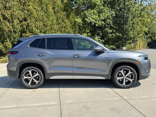 2025 Volkswagen Tiguan 2.0T SE 4MOTION