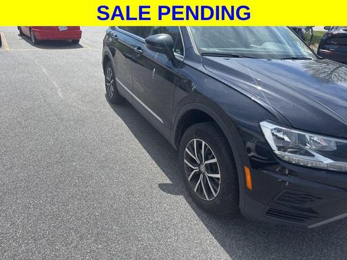 Deep Black Pearl 2020 Volkswagen Tiguan 2.0T SE 4MOTION