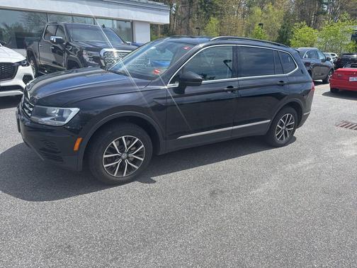 Deep Black Pearl 2020 Volkswagen Tiguan 2.0T SE 4MOTION
