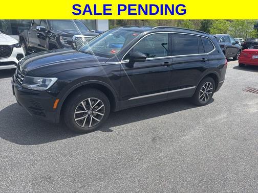 Deep Black Pearl 2020 Volkswagen Tiguan 2.0T SE 4MOTION