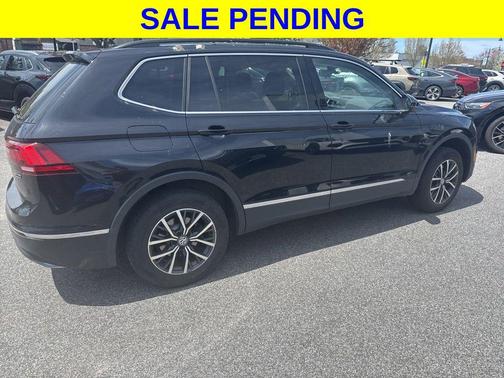 Deep Black Pearl 2020 Volkswagen Tiguan 2.0T SE 4MOTION