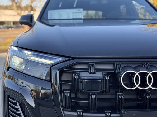 2026 Audi Q7 55 Premium Plus