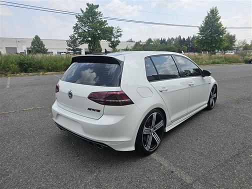 2016 Volkswagen Golf R 4-Door w/DCC & Navigation