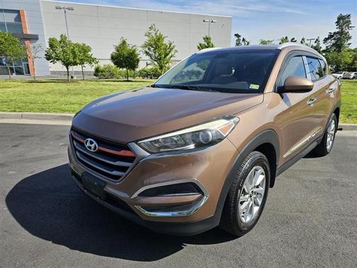 2016 Hyundai TUCSON SE
