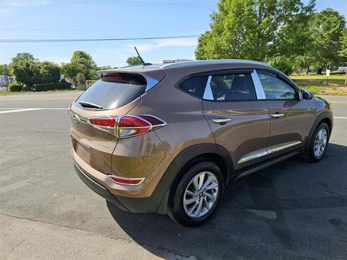 2016 Hyundai TUCSON SE