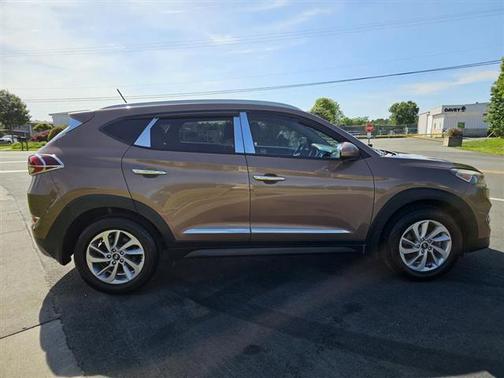 2016 Hyundai TUCSON SE