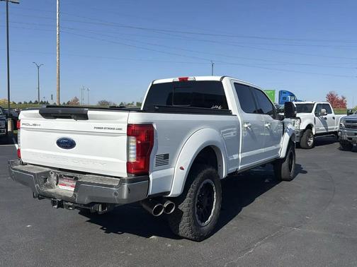 White 2019 Ford F-250 Lariat
