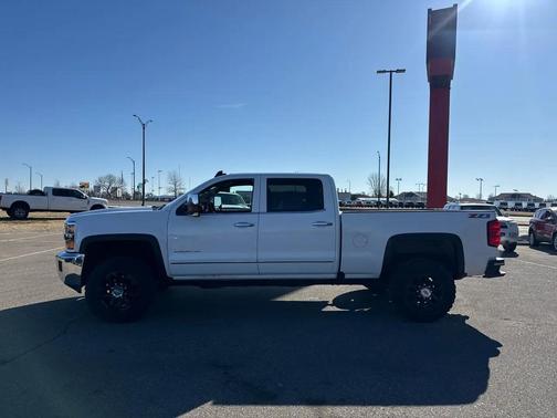 Summit White 2018 Chevrolet Silverado 2500 LTZ