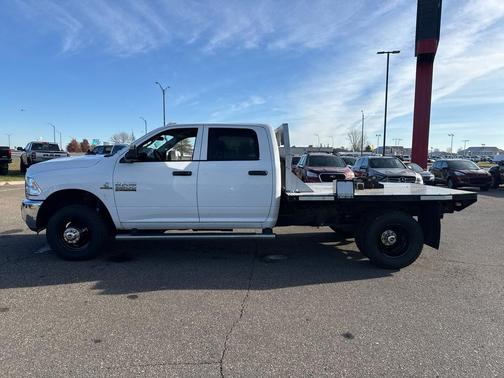 2018 RAM 3500 Tradesman Crew Cab 4x4 8' Box