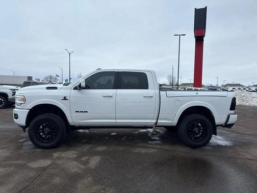 2019 RAM 3500 Laramie Crew Cab 4x4 6'4' Box