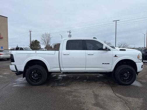 2019 RAM 3500 Laramie Crew Cab 4x4 6'4' Box