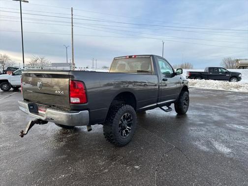 2017 RAM 2500 Tradesman Regular Cab 4x4 8' Box