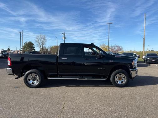 2019 RAM 2500 Big Horn Crew Cab 4x4 6'4' Box