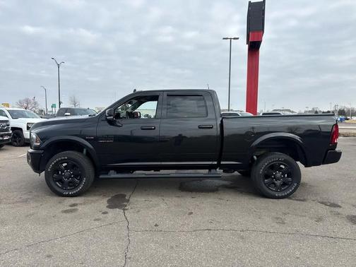 2018 RAM 2500 Laramie Crew Cab 4x4 6'4' Box