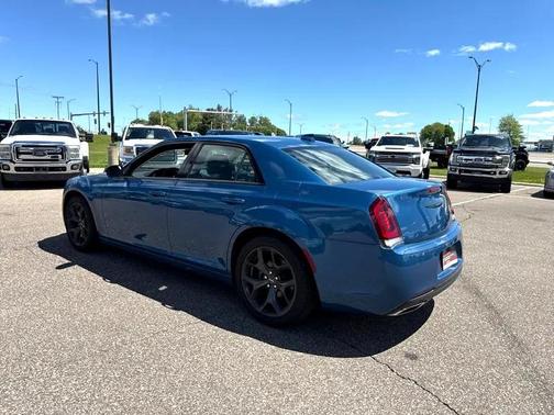 2022 Chrysler 300 Touring