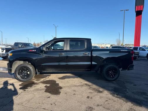2022 Chevrolet Silverado 1500 Custom Trail Boss