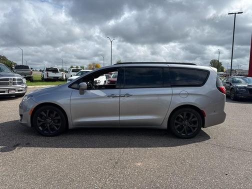 2018 Chrysler Pacifica Touring-L Plus
