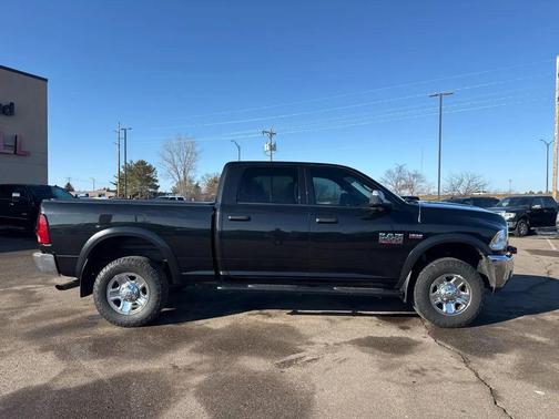 2017 RAM 2500 Tradesman Crew Cab 4x4 6'4' Box
